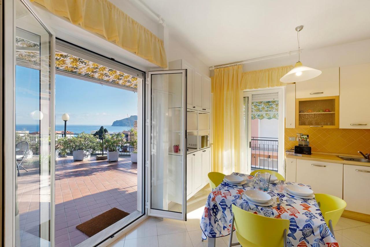 Attico Cielo E Mare Διαμέρισμα Spotorno Εξωτερικό φωτογραφία